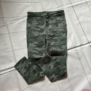 Cat & Jack Size 8 Girl’s Camo Skinny Jeans
